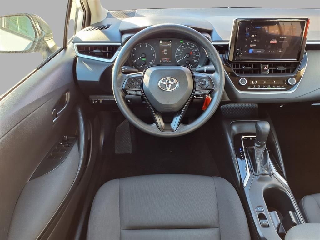 Used 2025 Toyota Corolla XLE image 4