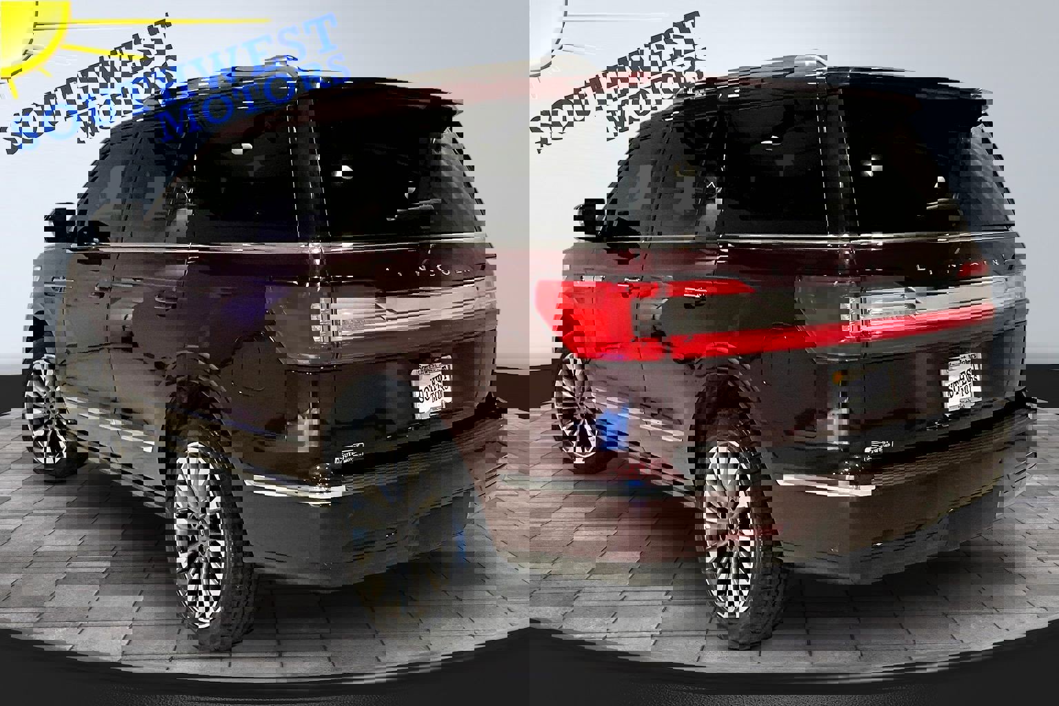 Used 2020 Lincoln Navigator Reserve w/ Luxury Package AWD/4WD image 4