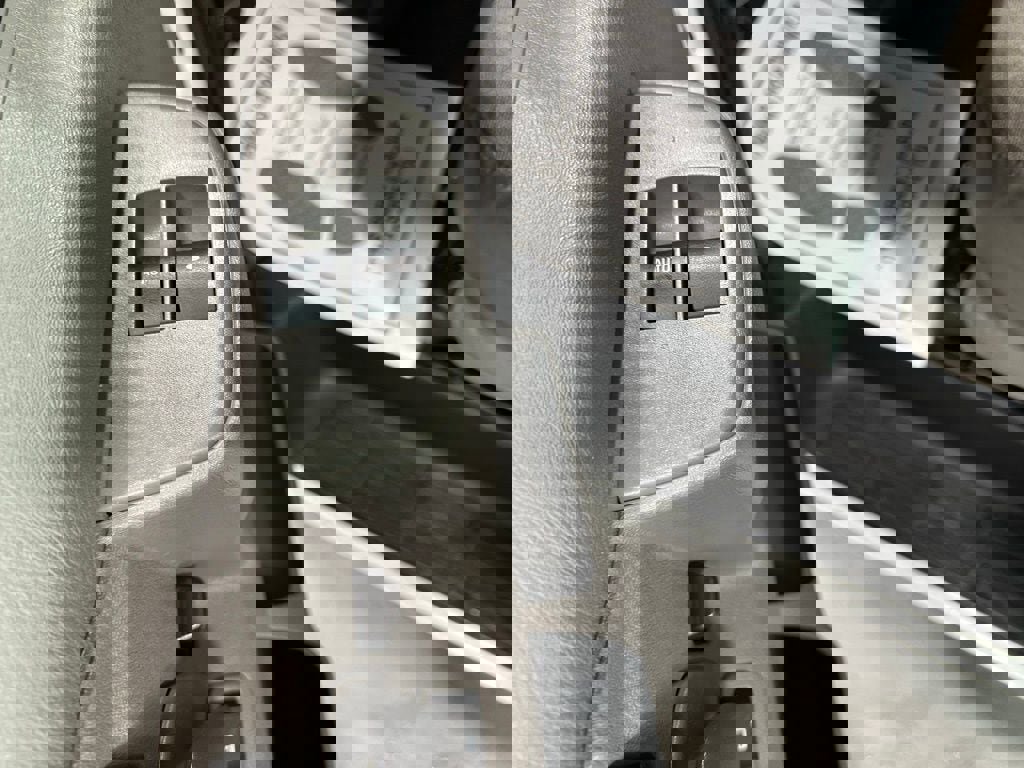 Used 2022 Chevrolet Express 3500 w/ Power Convenience Package image 9