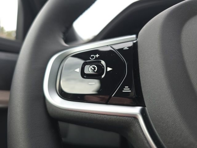 New 2026 Volvo XC90 B6 Plus w/ Protection Package Premier image 28