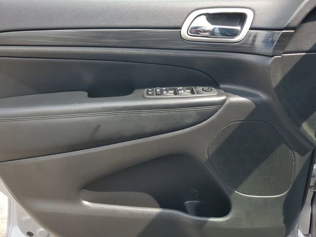 Certified 2021 Jeep Grand Cherokee Laredo X AWD/4WD image 23