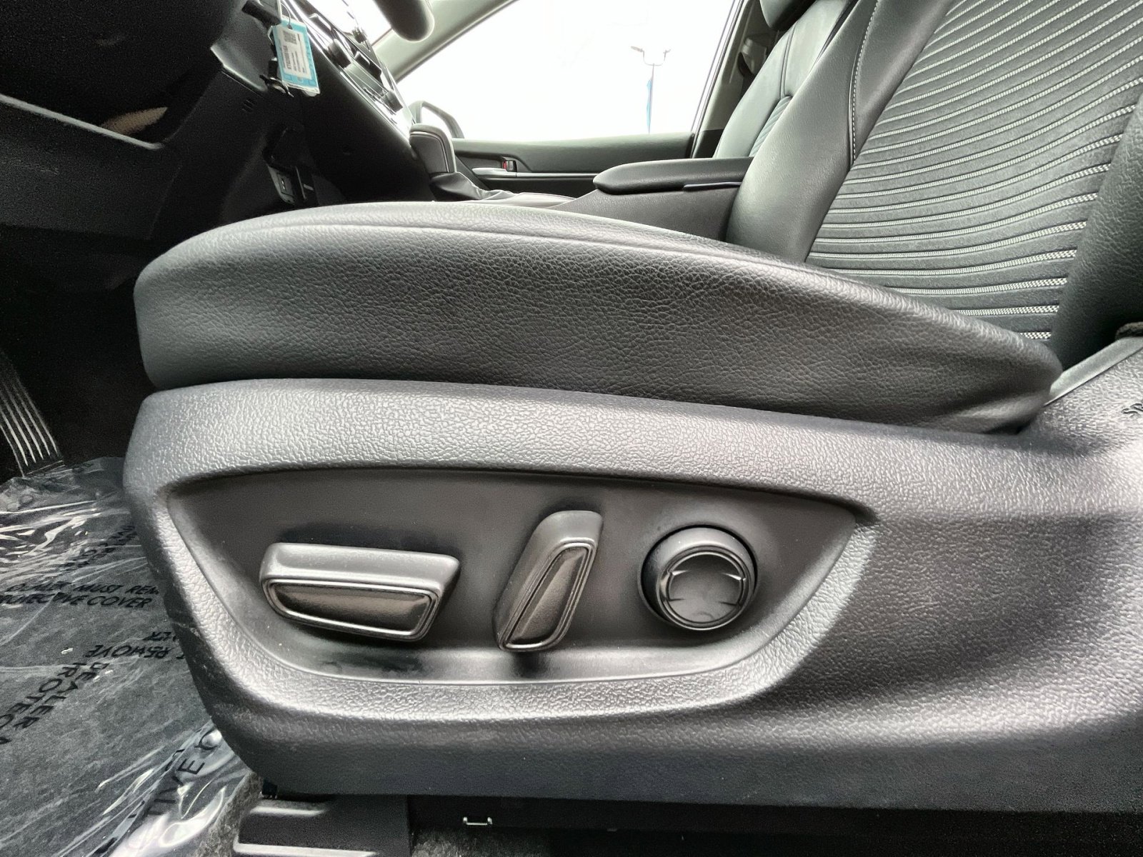 Used 2023 Toyota Camry SE image 14
