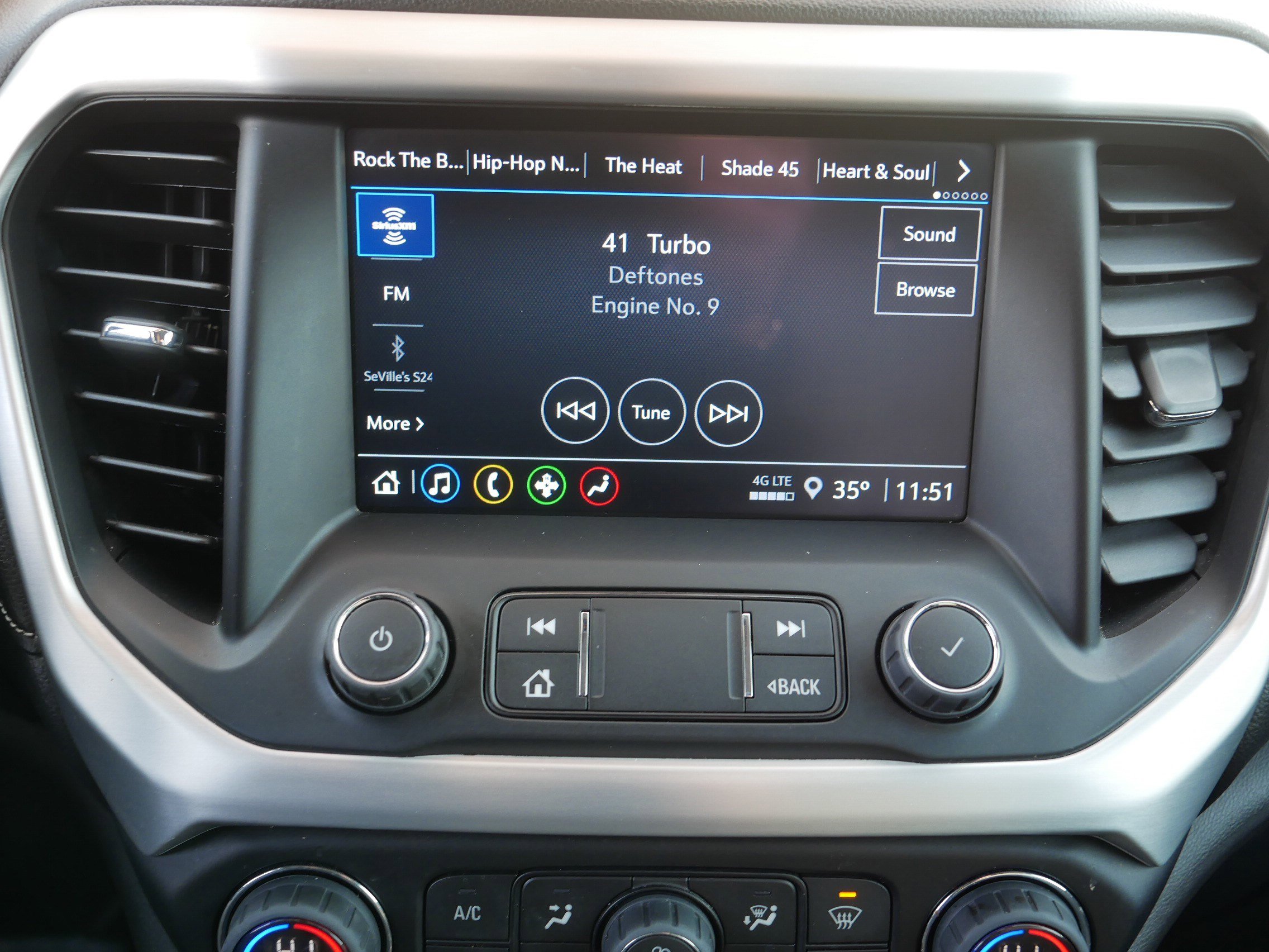 Used 2023 GMC Acadia SLE w/ Driver Convenience Package image 22