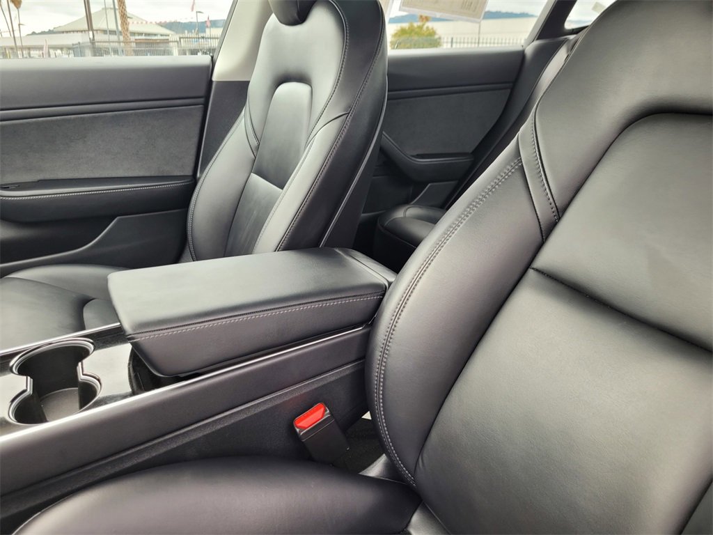 Used 2018 Tesla Model 3 Long Range image 16
