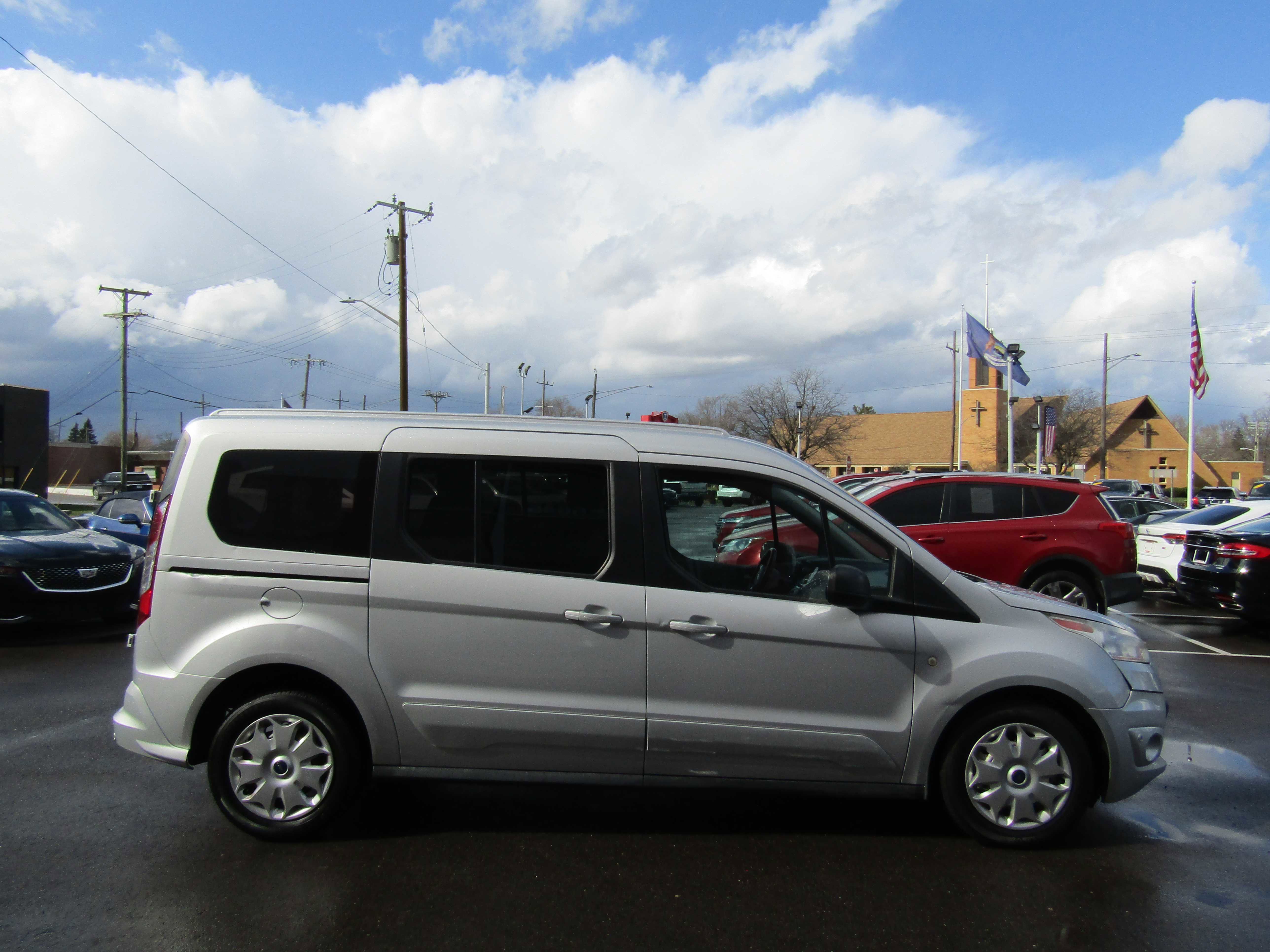 Used 2018 Ford Transit Connect XLT image 5