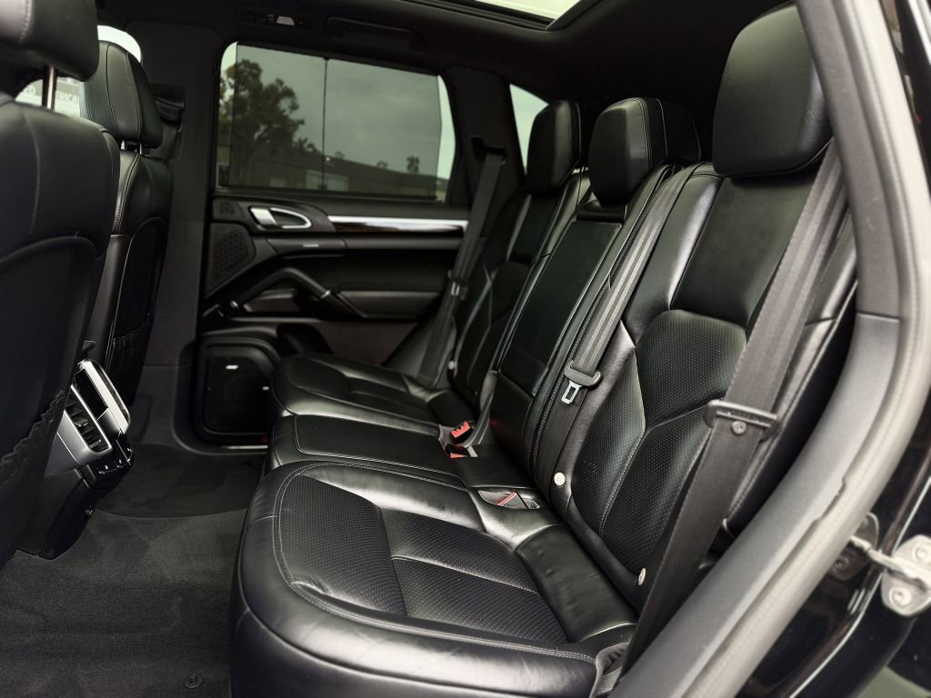 Used 2016 Porsche Cayenne S AWD/4WD image 20