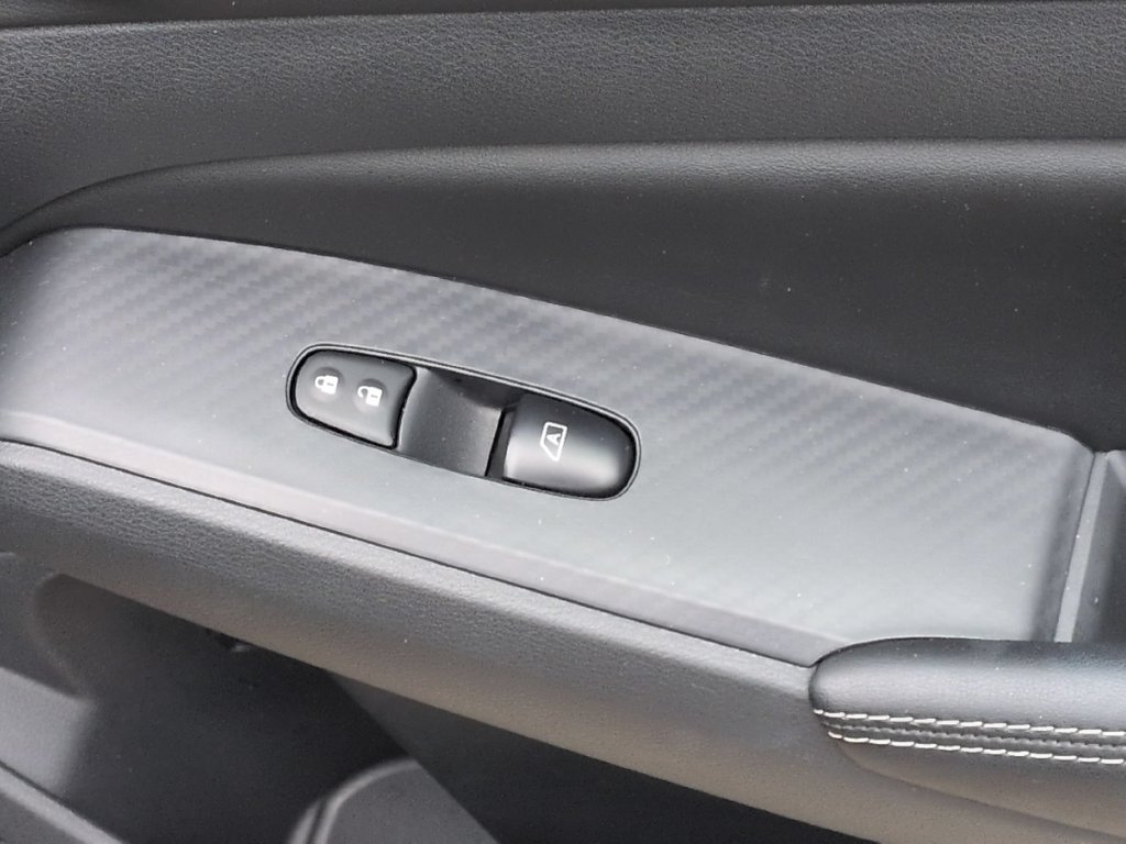 Used 2025 Nissan Altima 2.5 SV FWD image 33