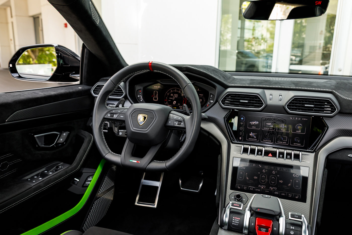 Used 2024 Lamborghini Urus Performante AWD/4WD image 41