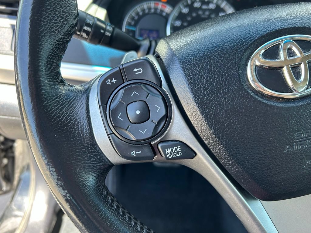 Used 2012 Toyota Camry SE w/ Leather Pkg FWD image 21