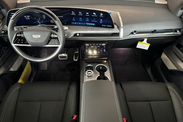 New 2026 Cadillac Vistiq Sport w/ LPO, Floor Liner Package AWD/4WD image 13