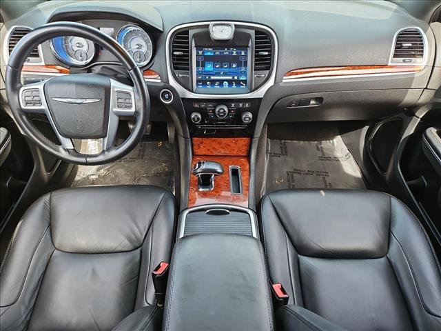 Used 2013 Chrysler 300 RWD image 15