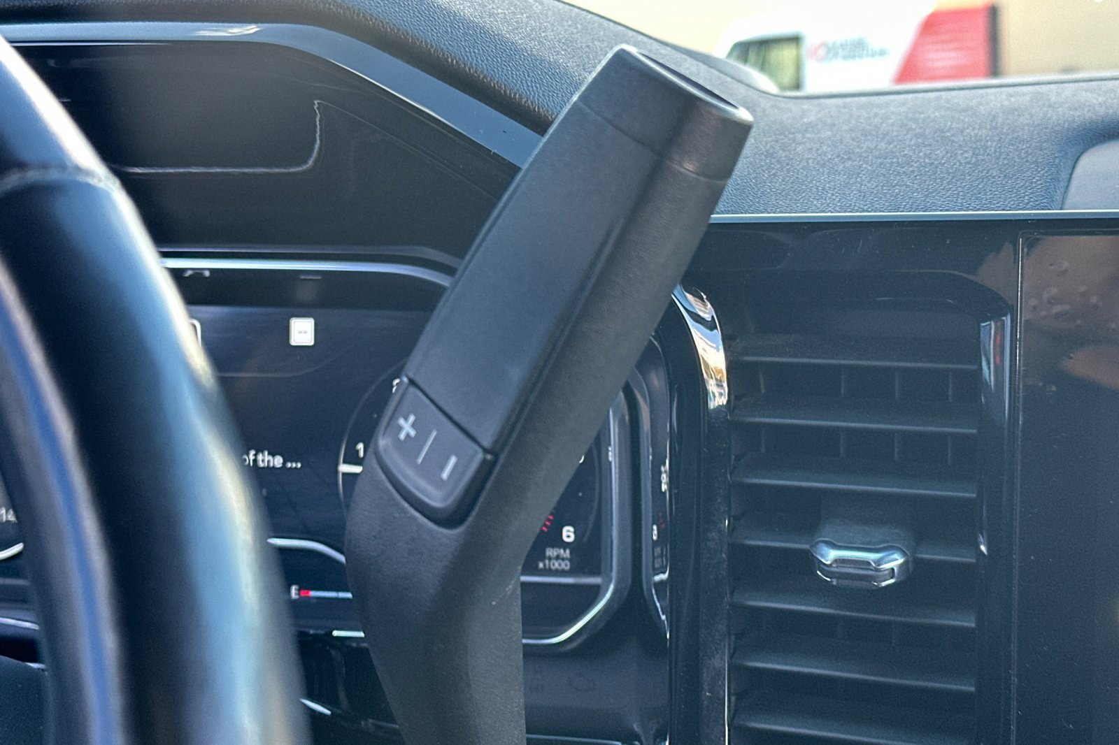 Used 2022 GMC Sierra 1500 Elevation image 32