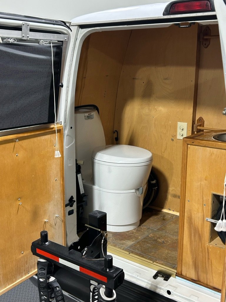 Used 2001 Dodge B3500 image 10