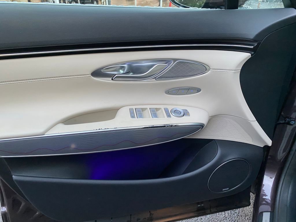 Certified 2022 Genesis GV70 2.5T w/ Advanced Package image 31