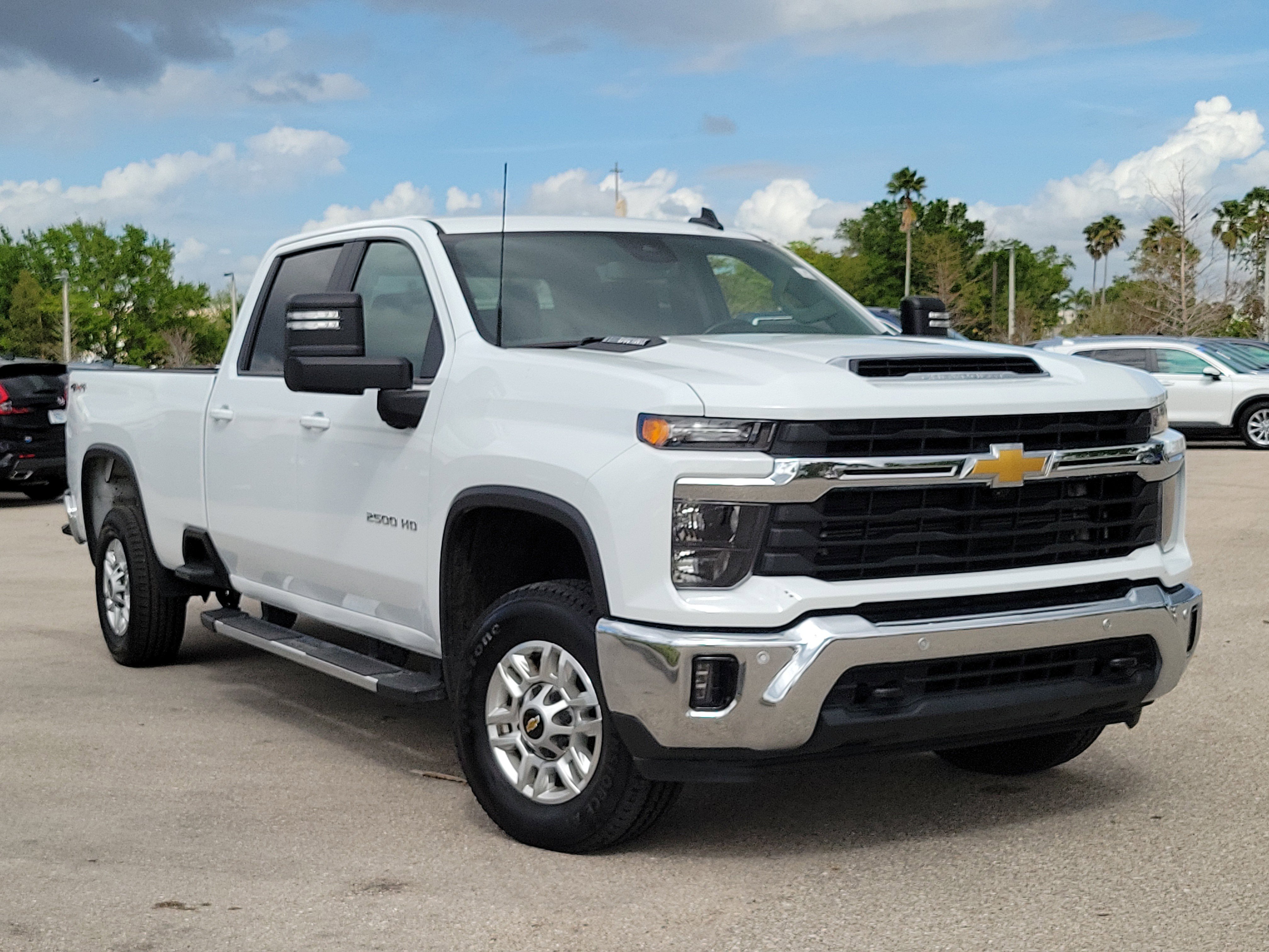 Used 2025 Chevrolet Silverado 2500 LT w/ Safety Package image 32