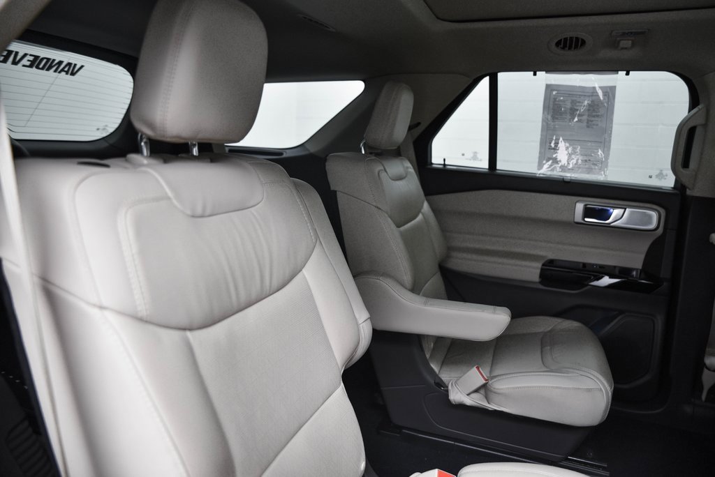 Used 2023 Ford Explorer Platinum w/ Technology Package image 14