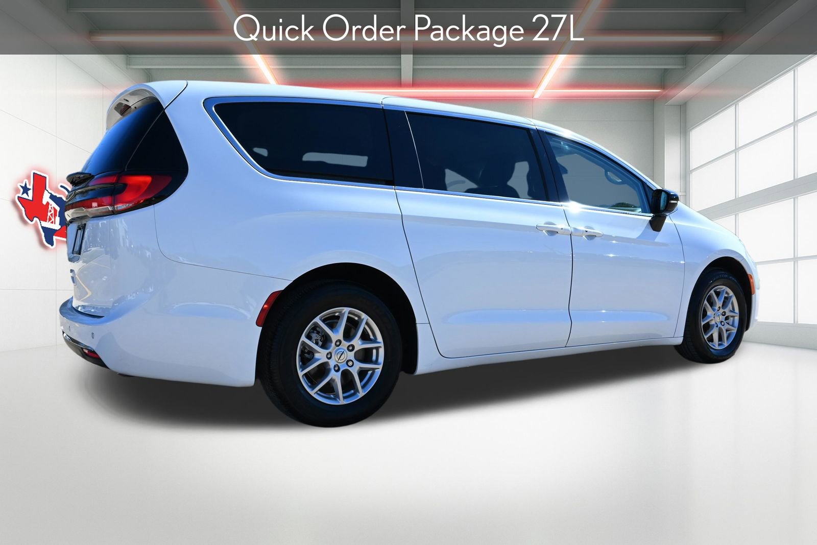 Used 2024 Chrysler Pacifica Touring-L image 3