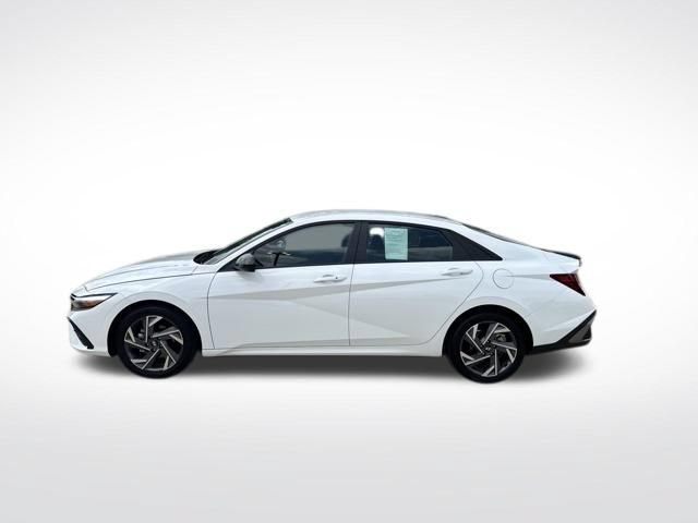 Used 2025 Hyundai Elantra Sport FWD image 6
