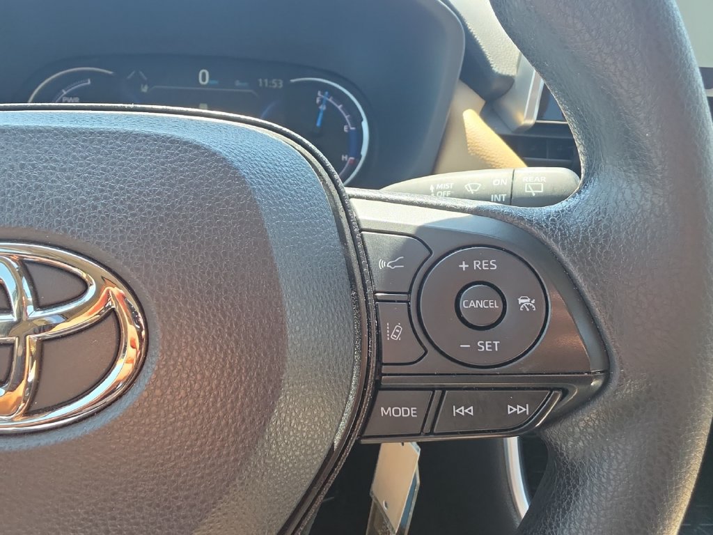 Used 2025 Toyota RAV4 LE AWD/4WD image 20