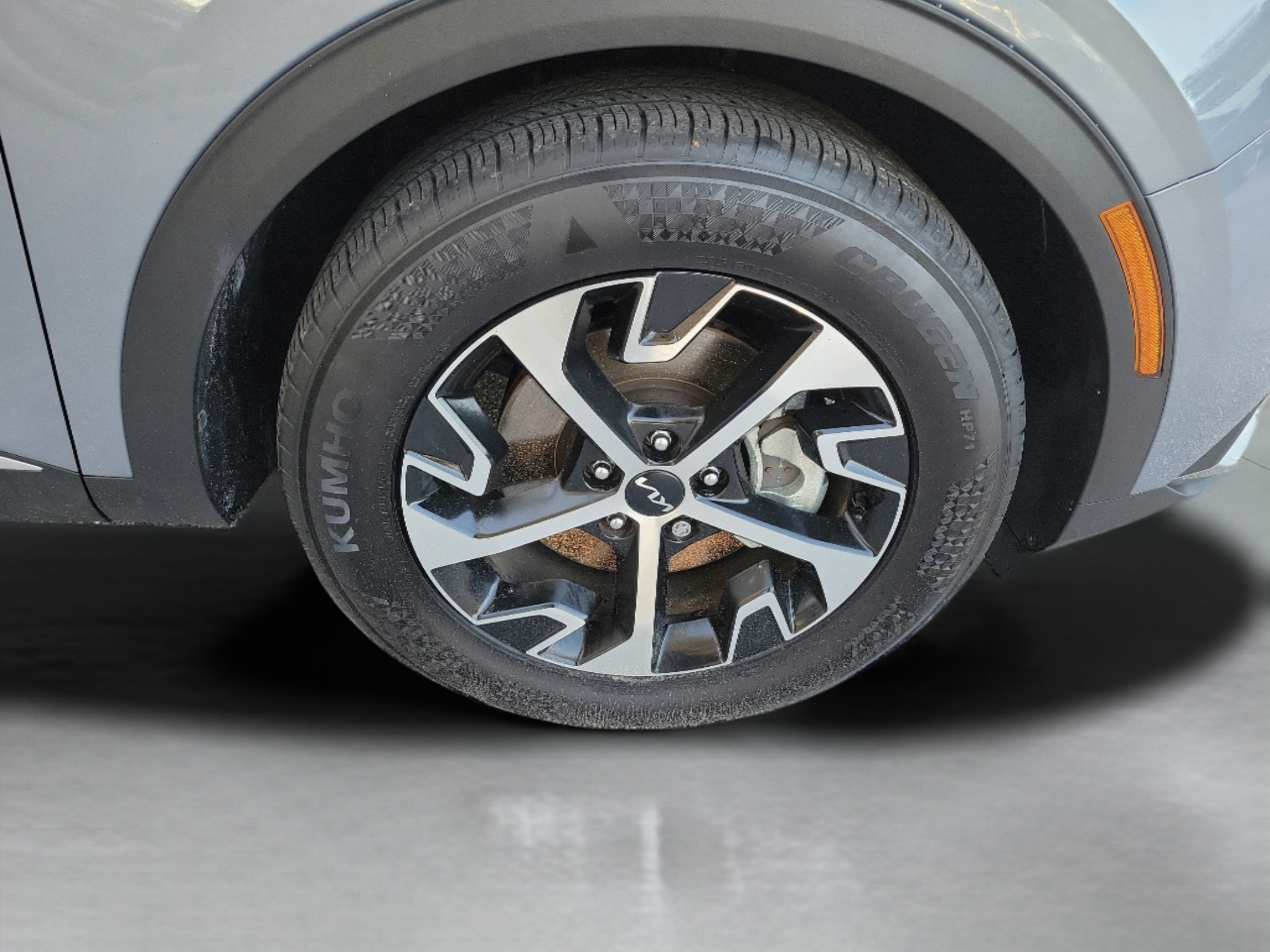 Certified 2025 Kia Sportage EX FWD image 29