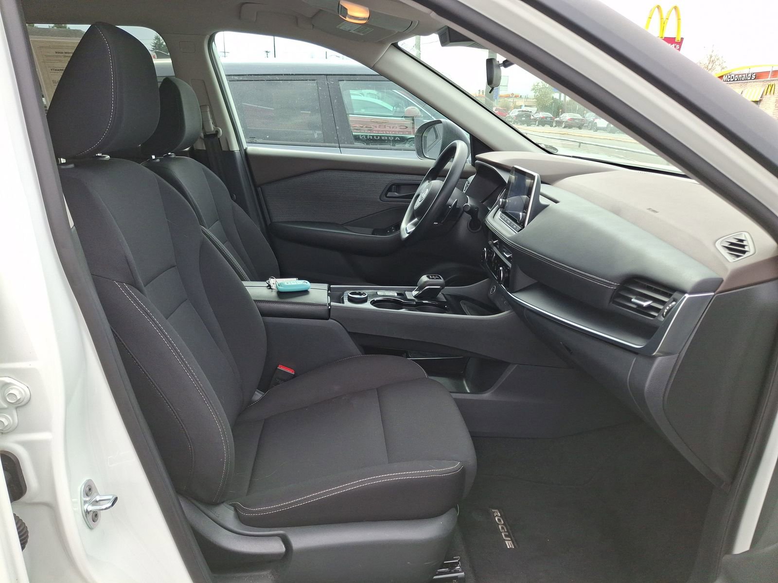 Used 2023 Nissan Rogue S image 25