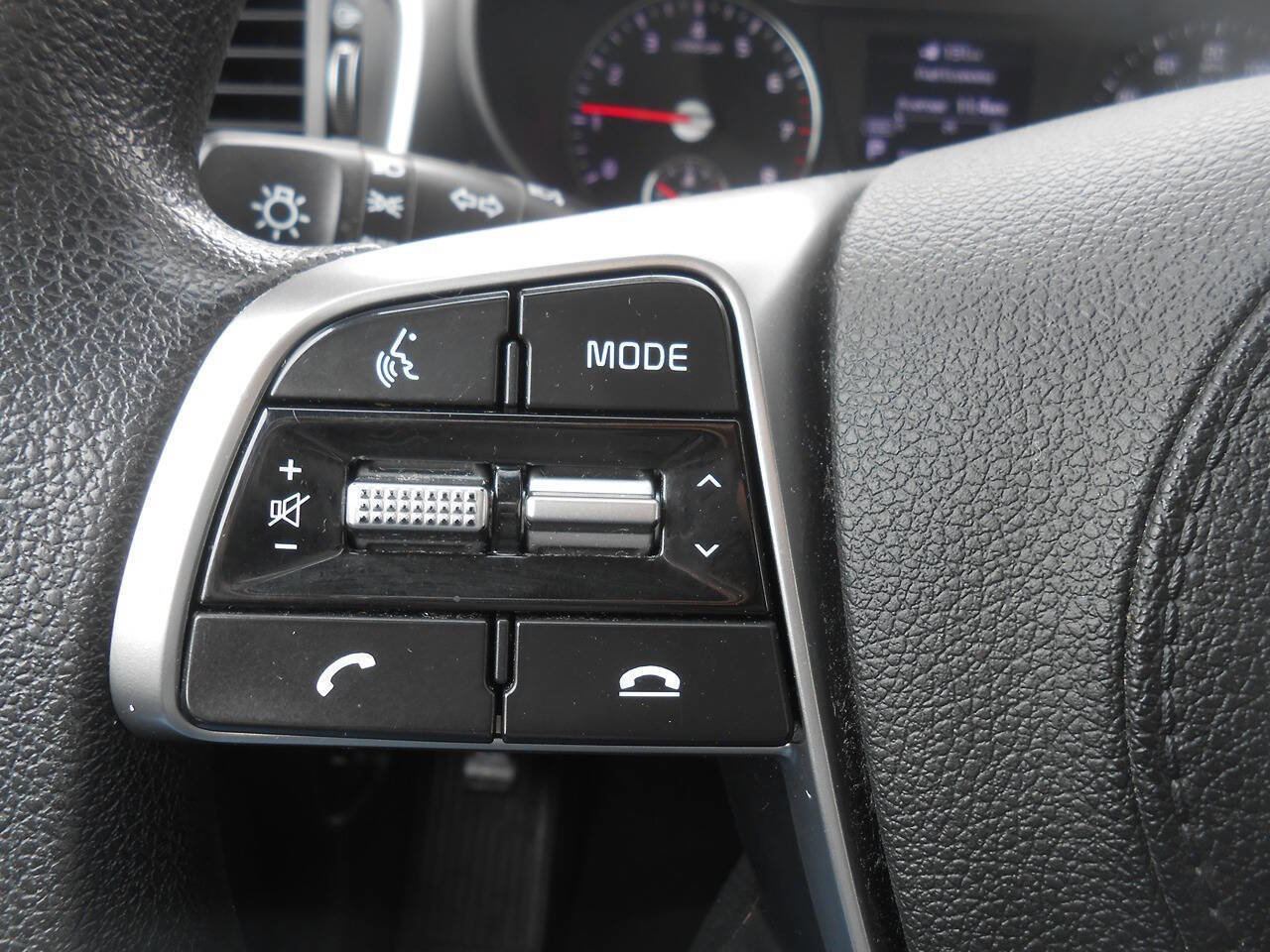 Used 2019 Kia Sorento AWD V6 image 17