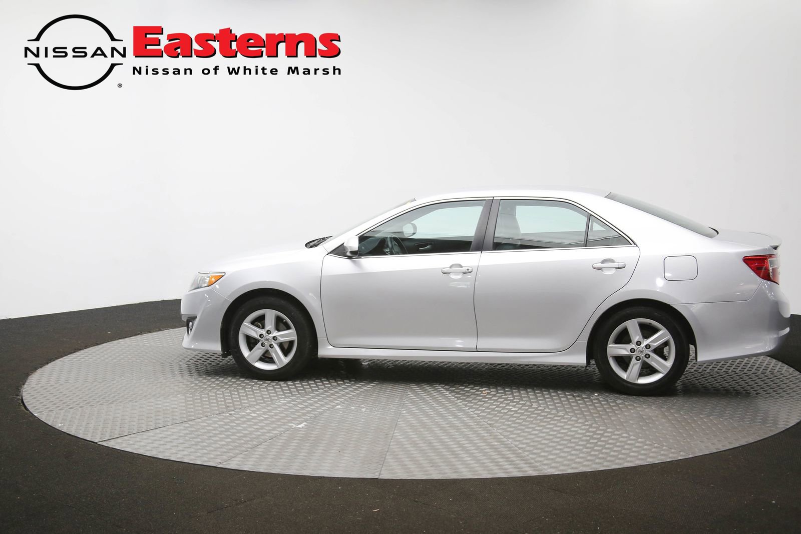 Used 2014 Toyota Camry SE FWD image 60
