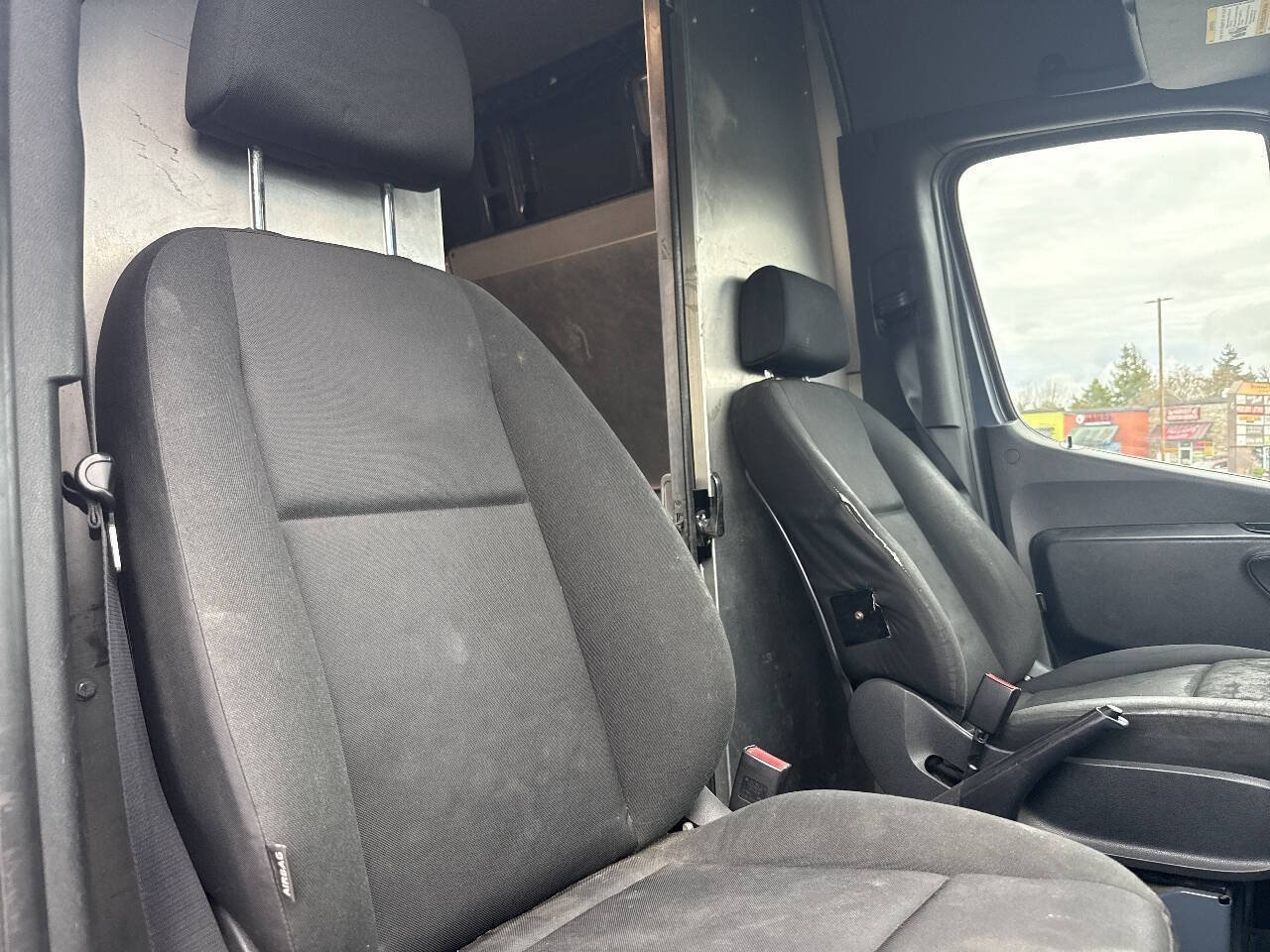 Used 2019 Mercedes-Benz Sprinter 144 image 17