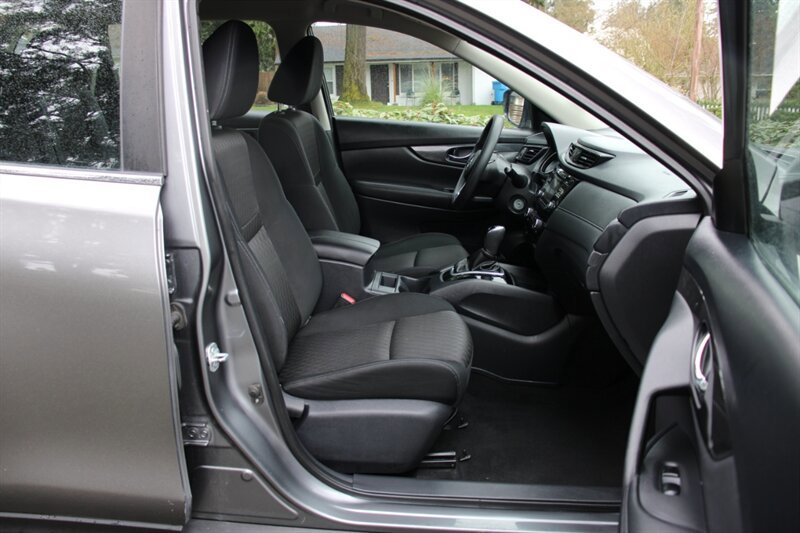 Used 2017 Nissan Rogue S image 15