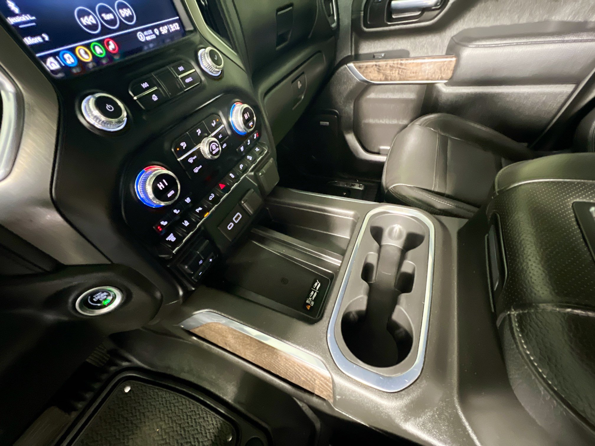 Used 2021 GMC Sierra 2500 Denali w/ Denali Ultimate Package image 26