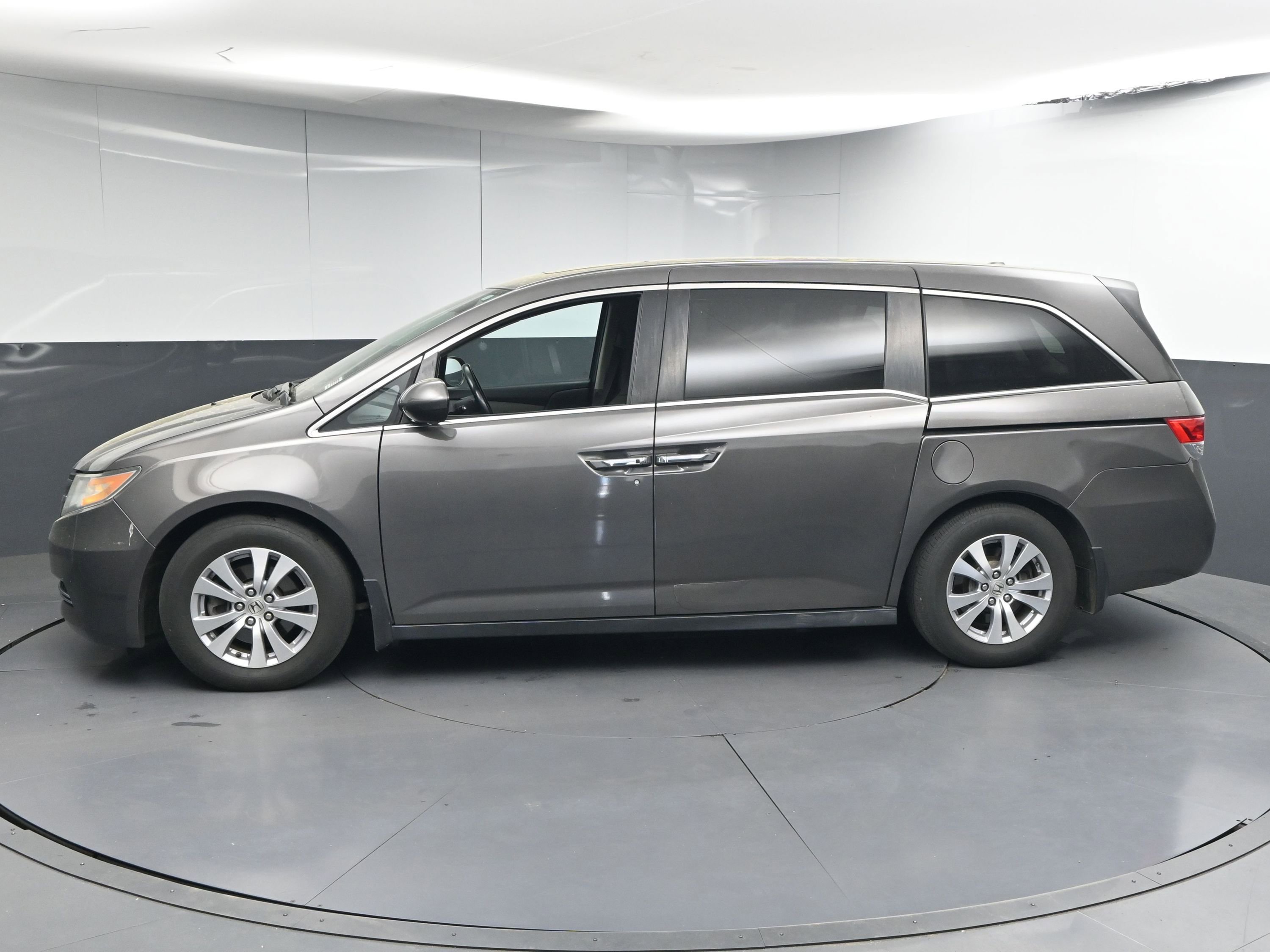 Used 2016 Honda Odyssey EX-L image 5