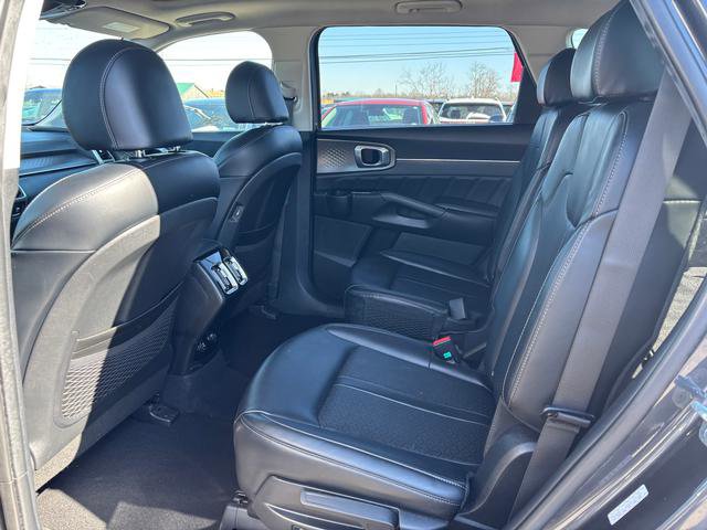 Certified 2022 Kia Sorento SX w/ Panoramic Sunroof Package image 12