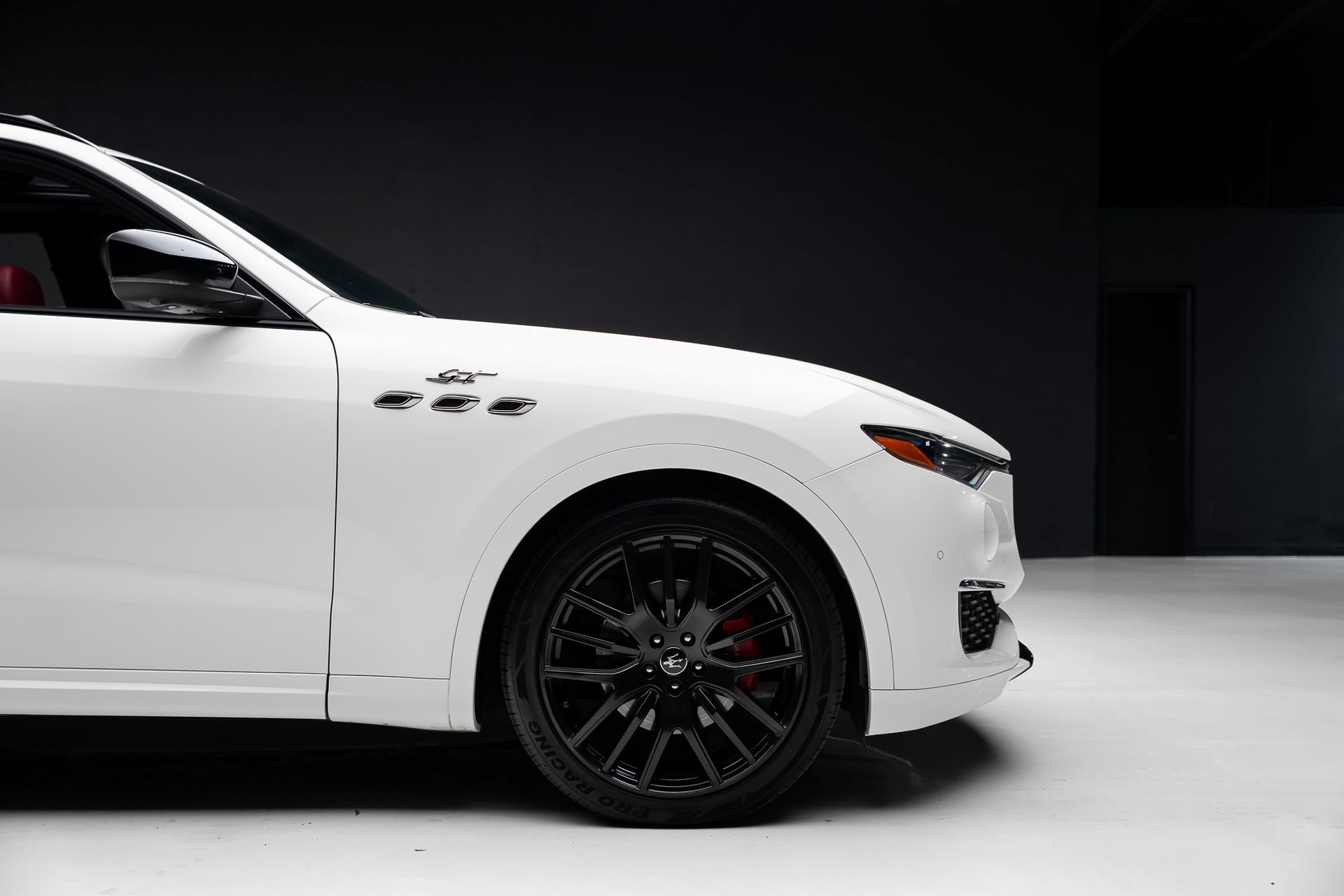 Used 2022 Maserati Levante GT AWD/4WD image 41
