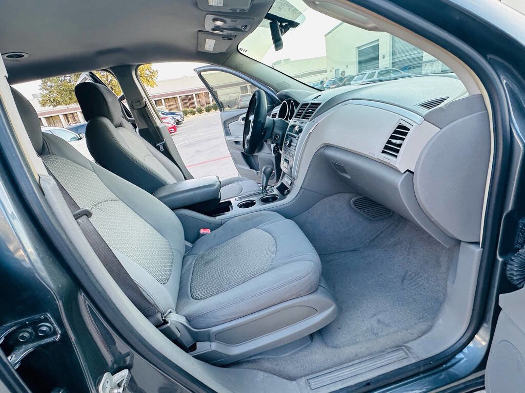 Used 2009 Chevrolet Traverse LT image 25