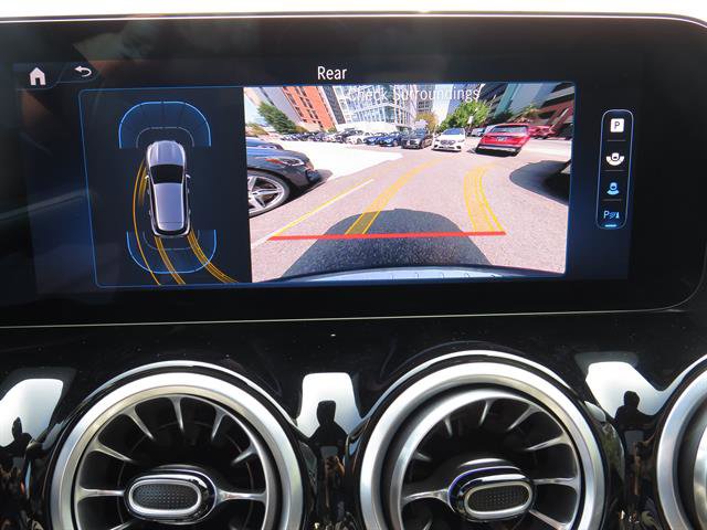 Used 2025 Mercedes-Benz GLA 250 4MATIC image 17