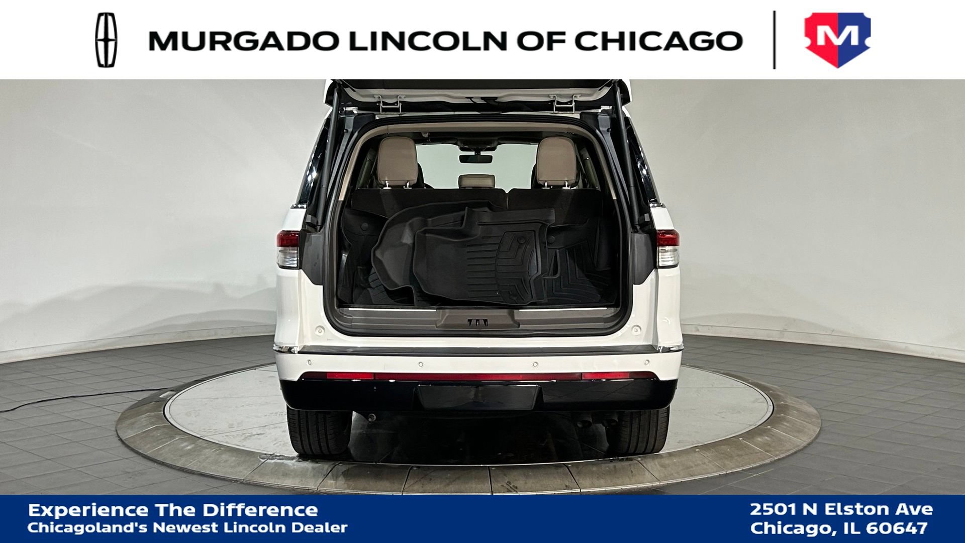 Certified 2024 Lincoln Navigator Reserve AWD/4WD image 28