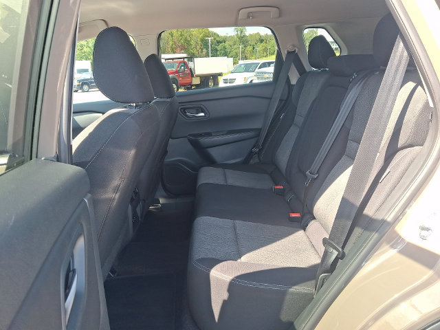 Used 2025 Nissan Rogue SV AWD/4WD image 10