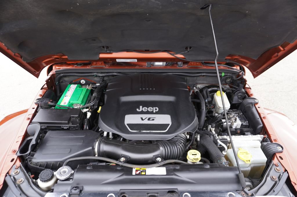 Used 2014 Jeep Wrangler Sahara w/ Dual Top Group image 30