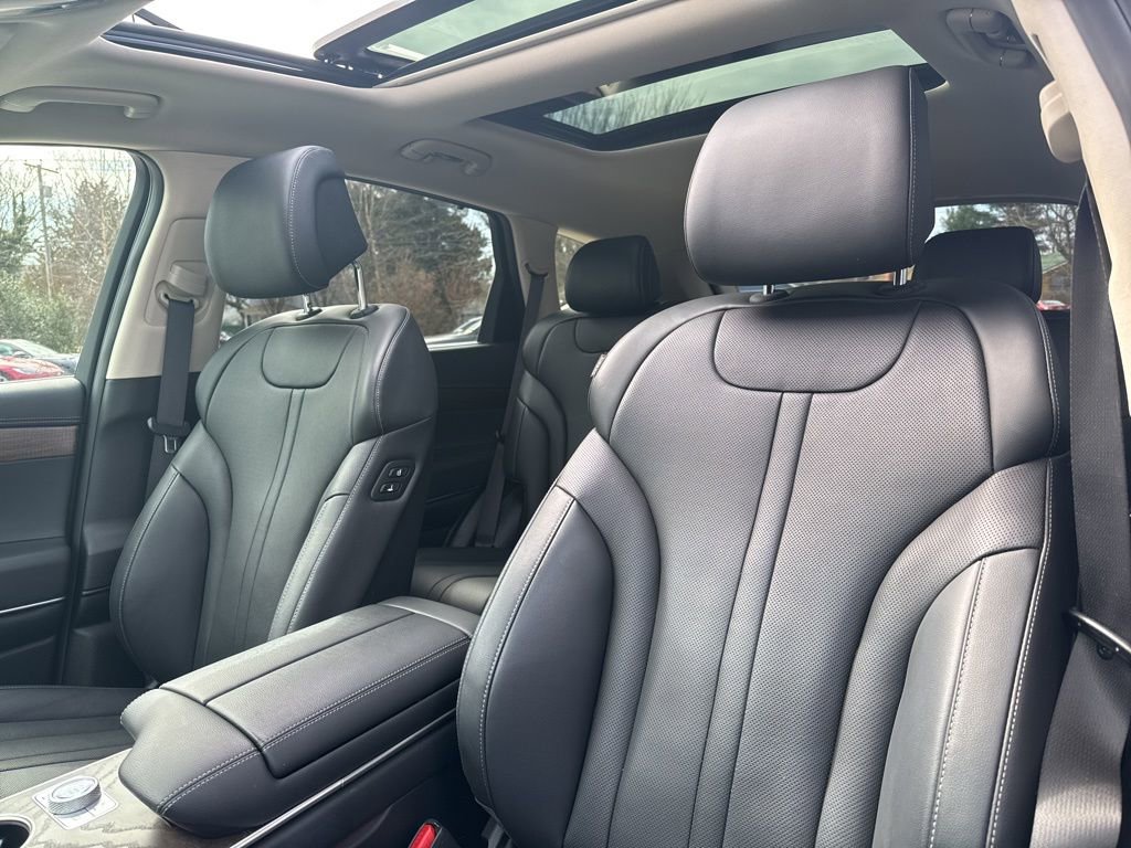 Used 2025 Genesis GV80 2.5T Advanced image 13