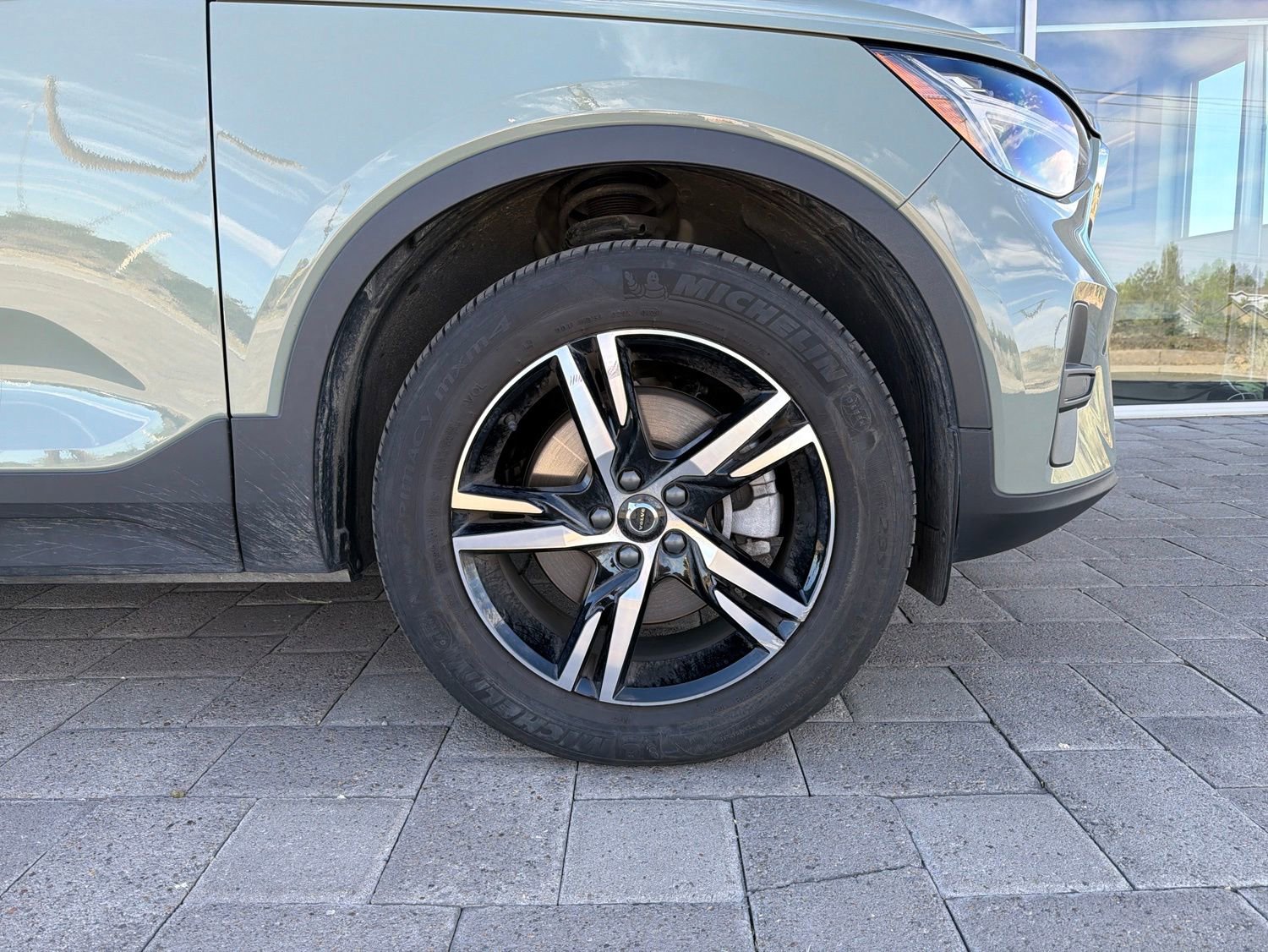 Used 2025 Volvo XC40 B5 Core AWD/4WD image 8