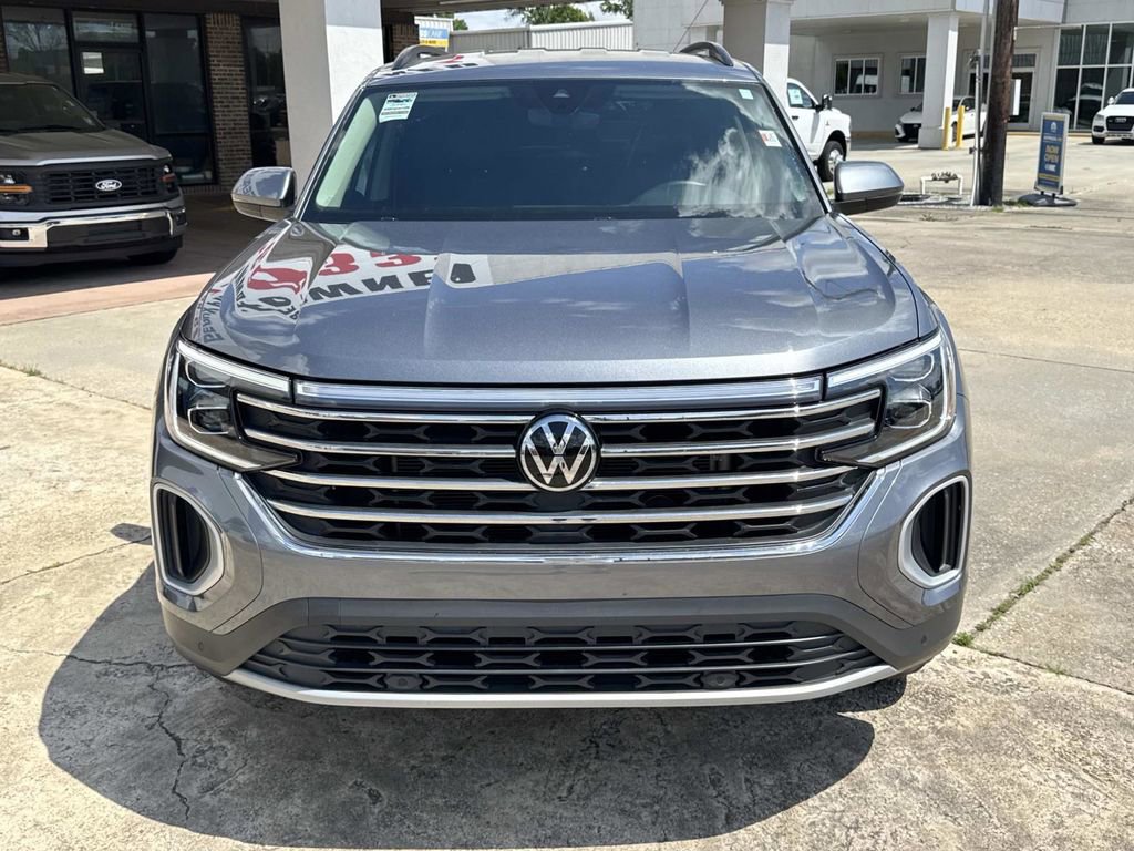 Used 2024 Volkswagen Atlas SE image 3