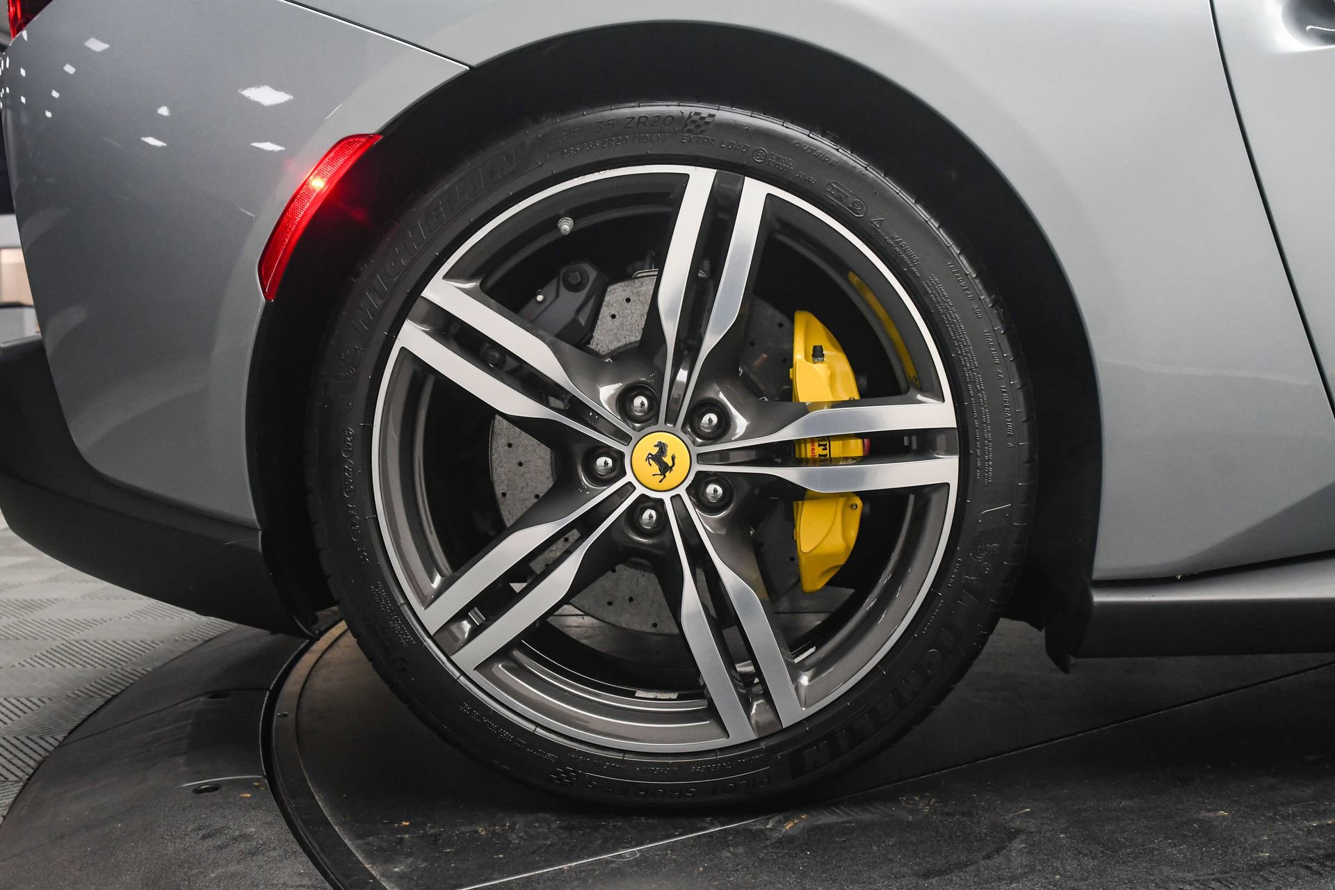 Used 2019 Ferrari Portofino image 37