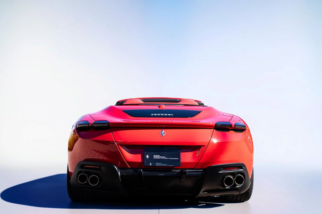 Certified 2025 Ferrari Roma Spider RWD image 21