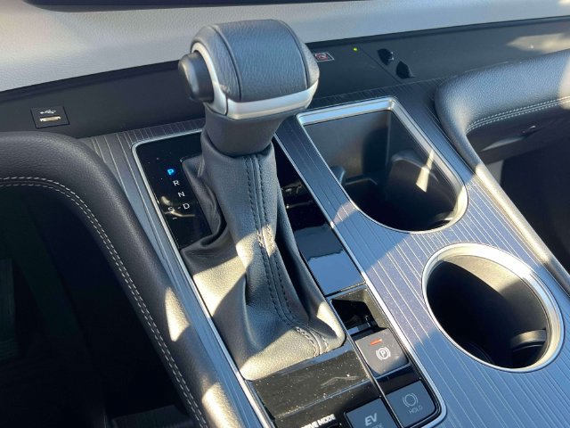 Certified 2025 Toyota Sienna XLE w/ XLE Plus Package FWD image 30