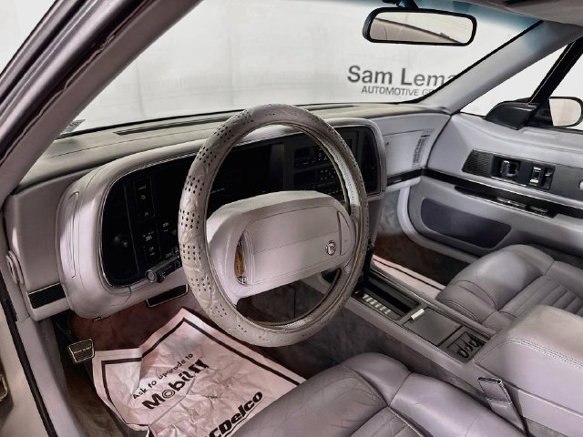 Used 1990 Buick Reatta Coupe FWD image 10