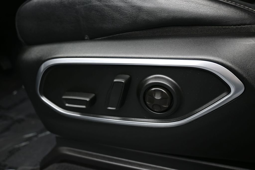 Used 2022 Jeep Wagoneer Series III RWD image 12