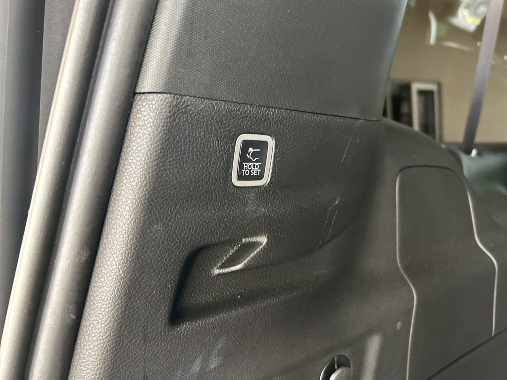 Used 2025 Jeep Wagoneer L Series II image 39