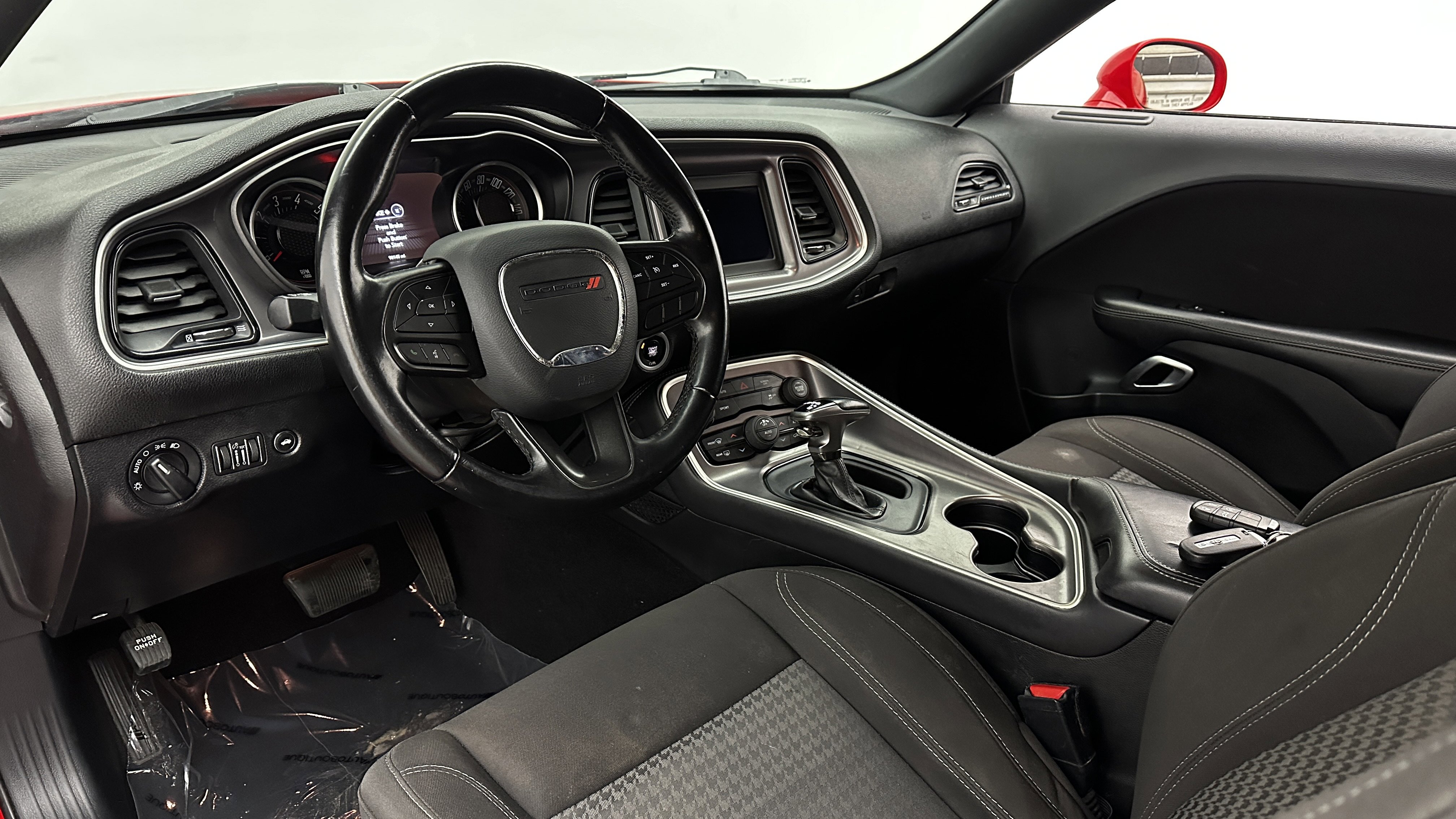 Used 2020 Dodge Challenger SXT RWD image 8