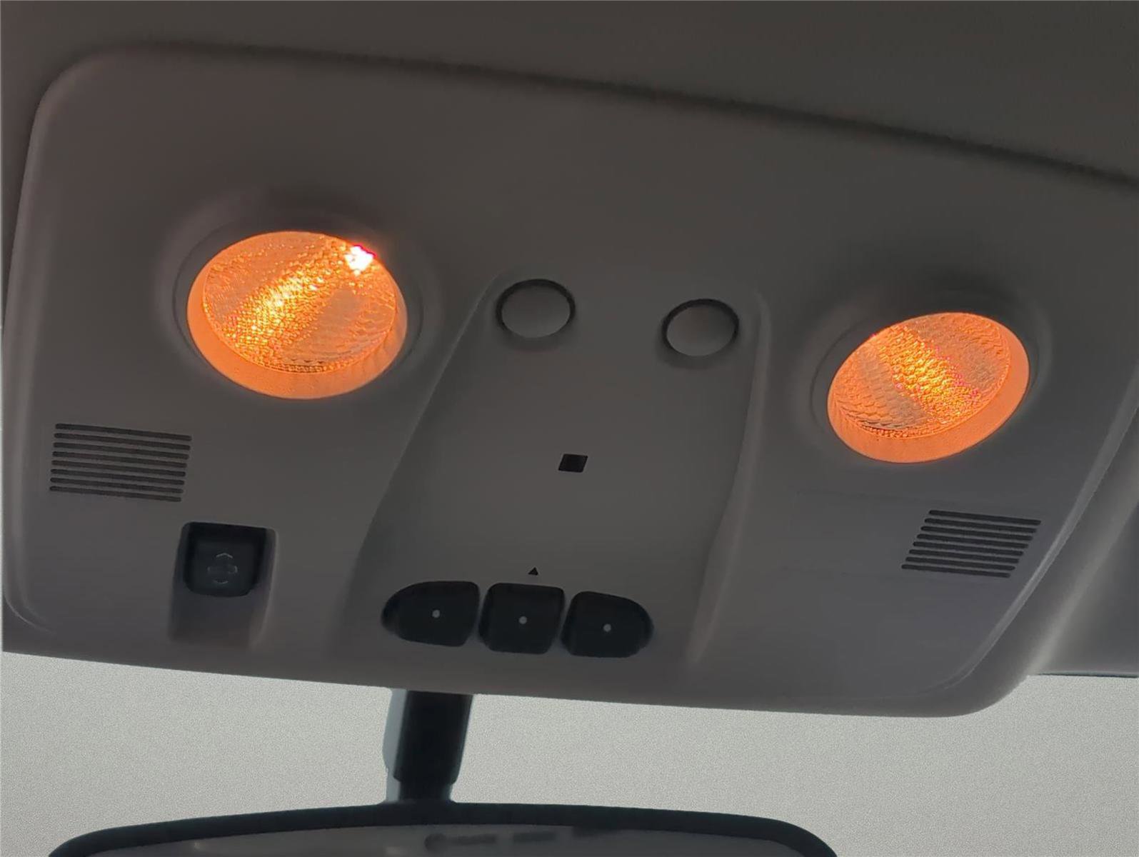 Used 2011 Chevrolet Traverse LTZ image 13