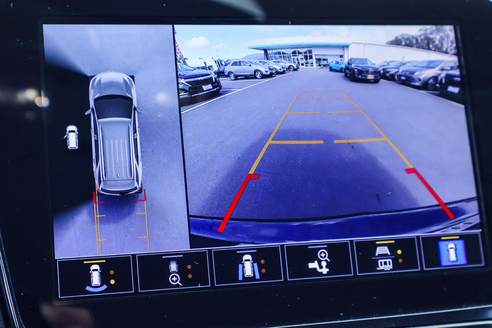 Used 2023 Chevrolet Equinox Premier AWD/4WD image 6